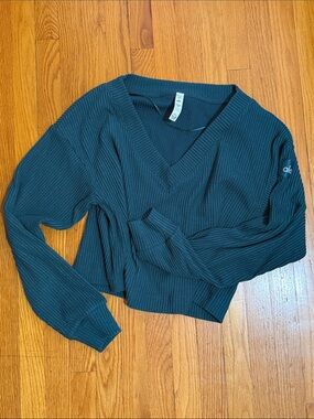 ALO Yoga Teal Ribbed V-Neck Cropped Sweater